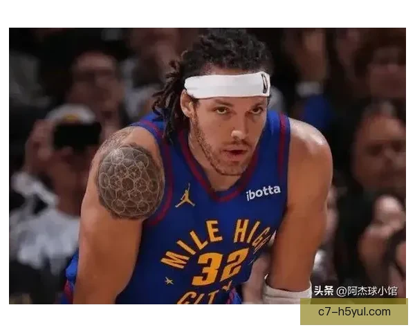 戈登半场四球豪赞中锋表现神勇